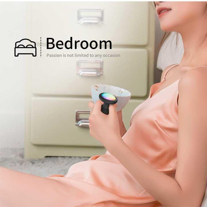Анальна пробка світна вібраційна силіконова 10X Light Up Rechargeable Anal Plug 9,8*4,4 см