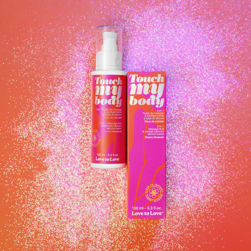 Вигляд збоку масажного гелю-змазки Love To Love TOUCH MY BODY Cherry Blossom (100 мл) - стильна упаковка та об'єм