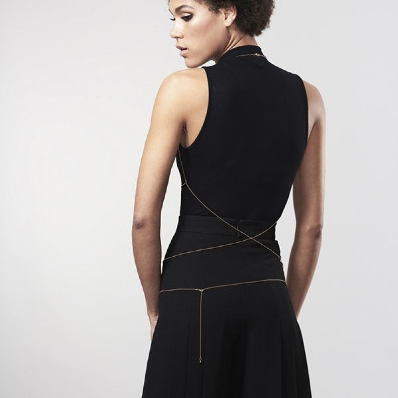 Як носити ланцюжок портупею Bijoux Indiscrets Magnifique Bra Chain Gold - поради стиліста