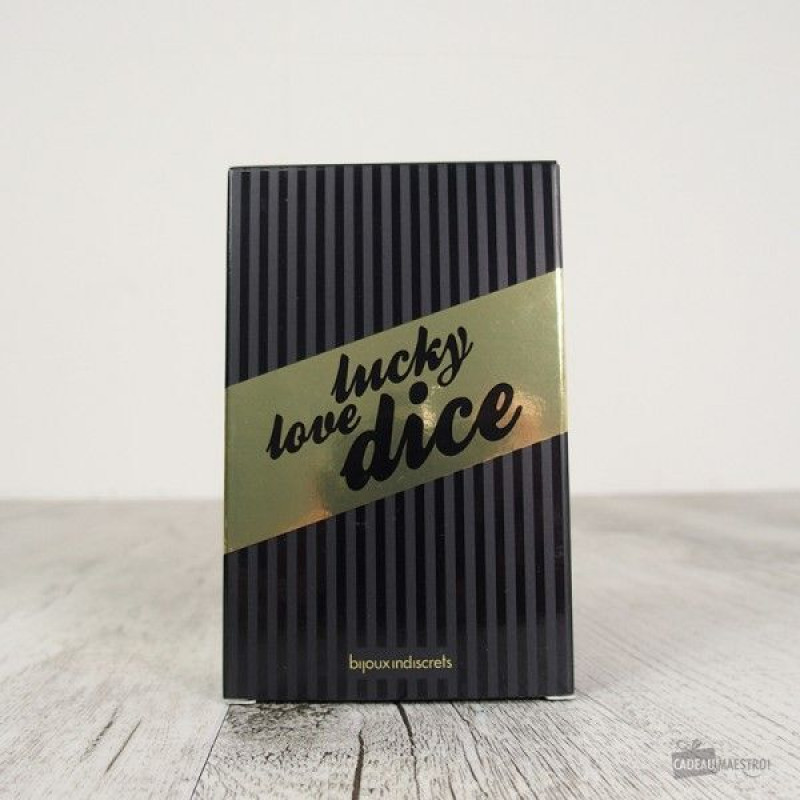 Набір гральних кубиків Bijoux Indiscrets Lucky Love Dice (м'ята) в дії
