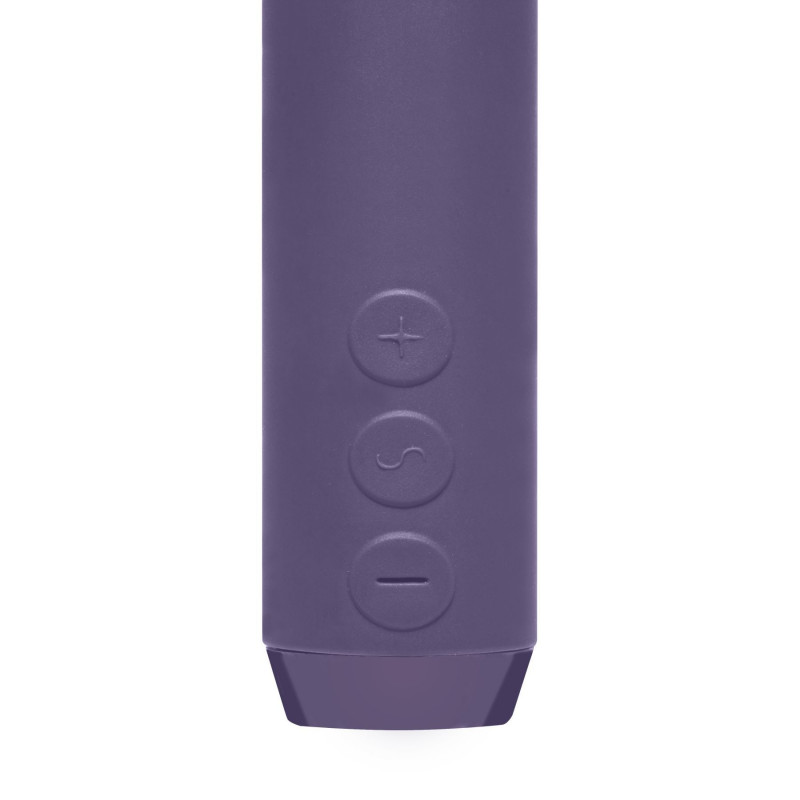 Je Joue Classic Bullet Vibrator Purple – вигляд з різних ракурсів, демонструє гладку поверхню та вигнуту форму