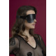 Маска на очі Feral Feelings Blindfold Mask, натуральна шкіра, чорна, вид збоку, що підкреслює анатомічний дизайн