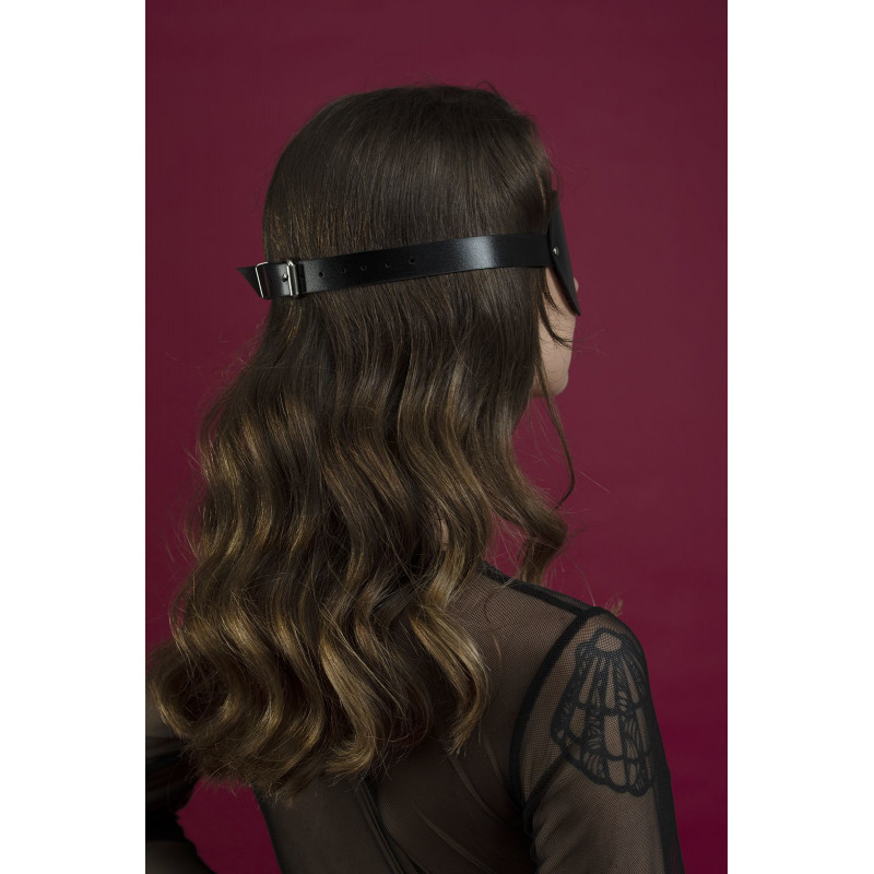 Упаковка маски на очі Feral Feelings Blindfold Mask, чорна натуральна шкіра, демонструє преміальність бренду