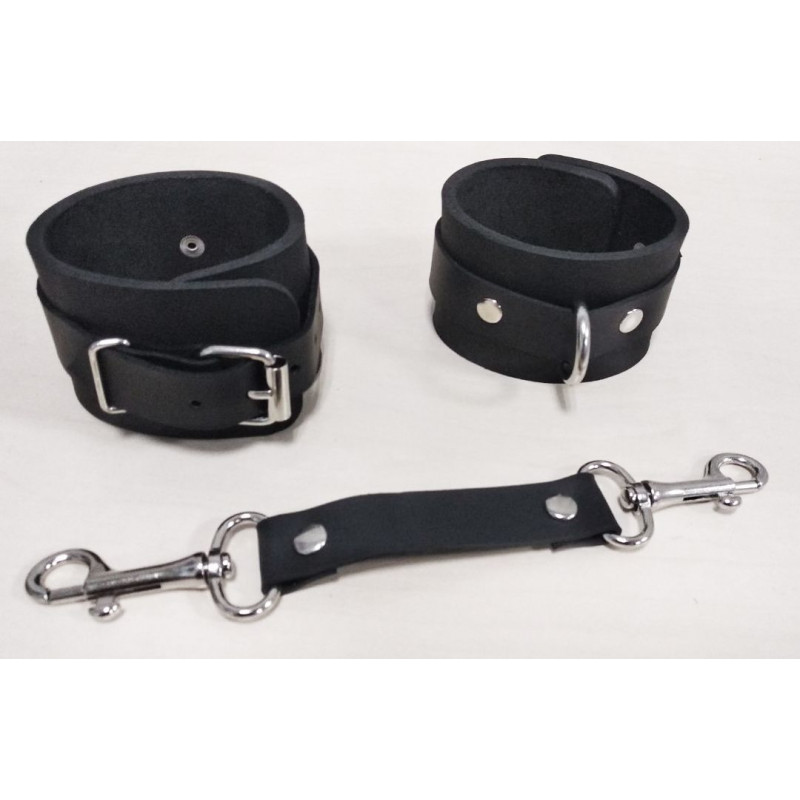 Упаковка наручників Feral Feelings Hand Restraints, чорна шкіра, текстура