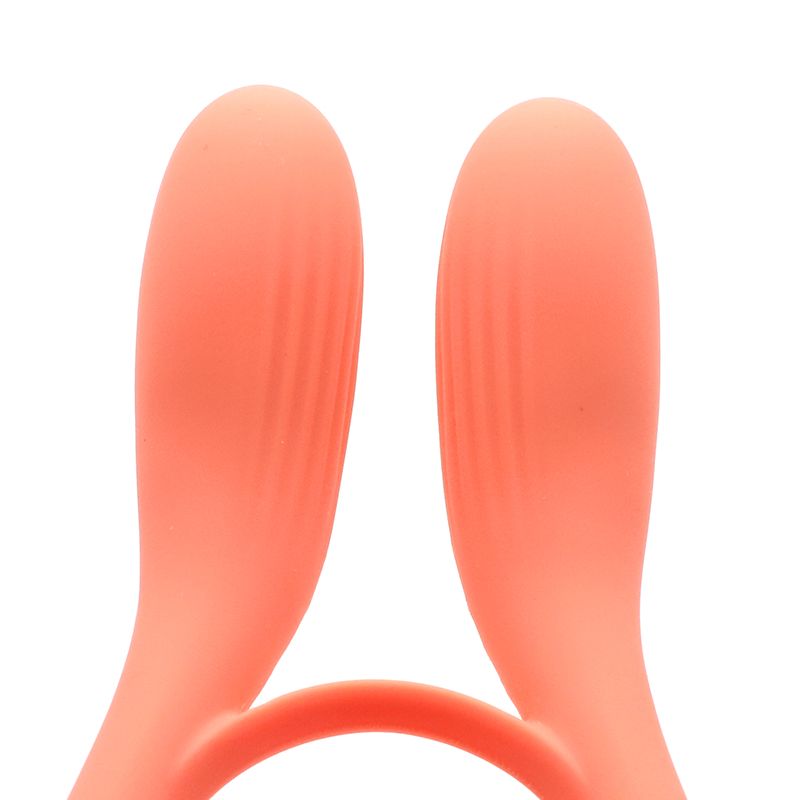 Парний вібратор KISSTOY Martin Orange, демонстрація кріплення на член, зручна посадка