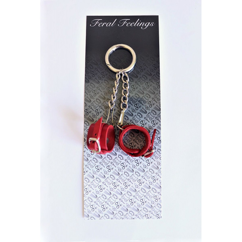 Брелок Наручники Feral Feelings Червоний: детальний вигляд збоку, текстура металу