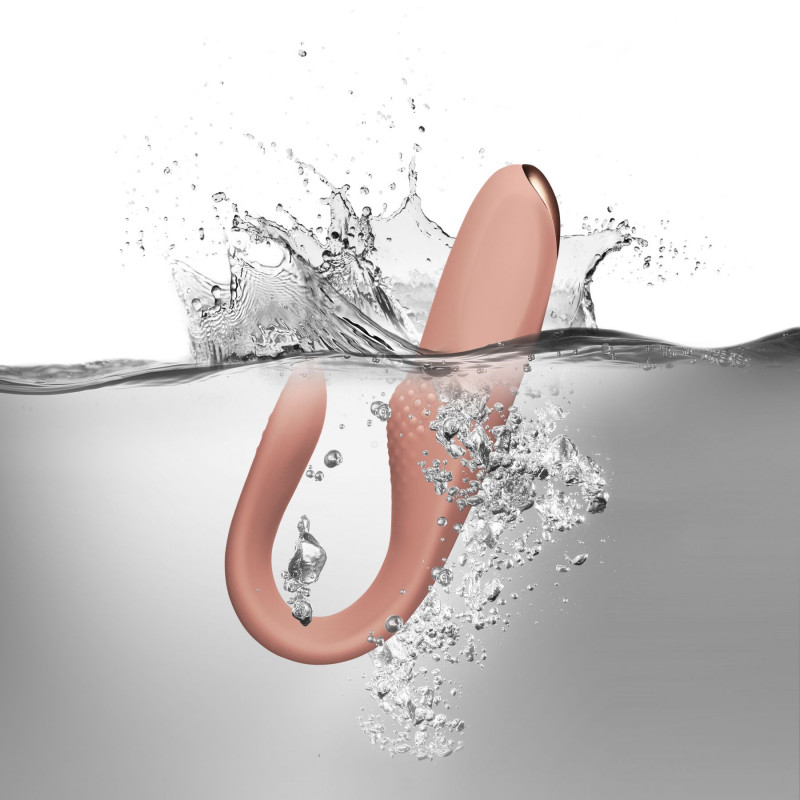 Зблизька показано кнопки керування на вібраторі Rocks Off Two-Vibe Pink