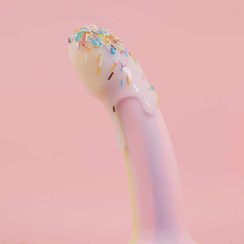 Презентація бренду Love To Love: ультрам'який дилдо DILDOLLS - FANTASIA, що світиться в темряві, на елегантному фоні