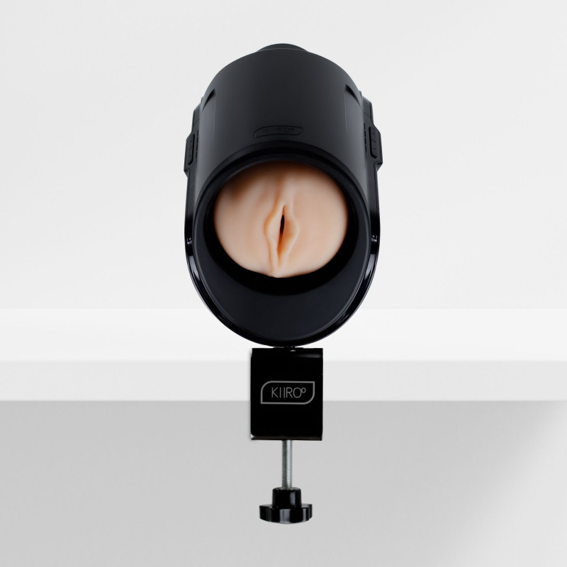 Кріплення Kiiroo Keon Table Clamp, встановлення на стіл, демонстрація стабільності