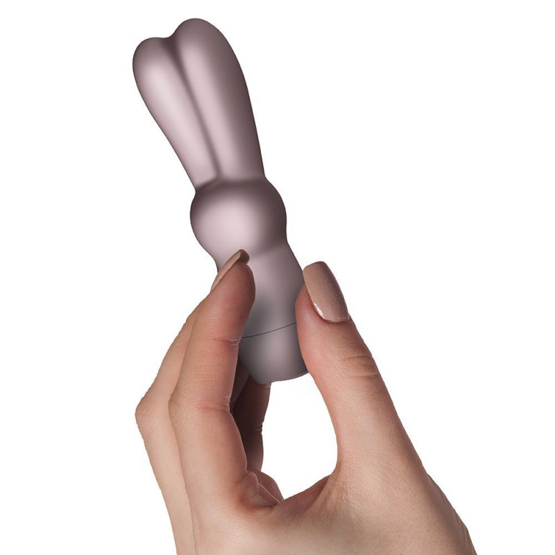 Вібратор SugarBoo Bunnie Boo збоку, акцент на вигнутій формі та текстурі