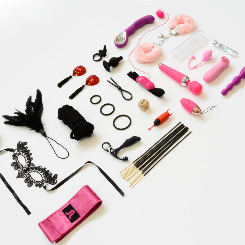 Календар секс-сюрпризів Adrien Lastic CHRISTMAS DESIRES: загальний вигляд на столі