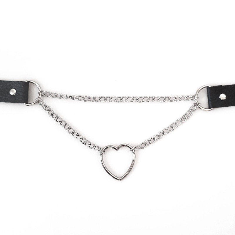 Текстура натуральної шкіри чокера Серце Art of Sex, чорного кольору