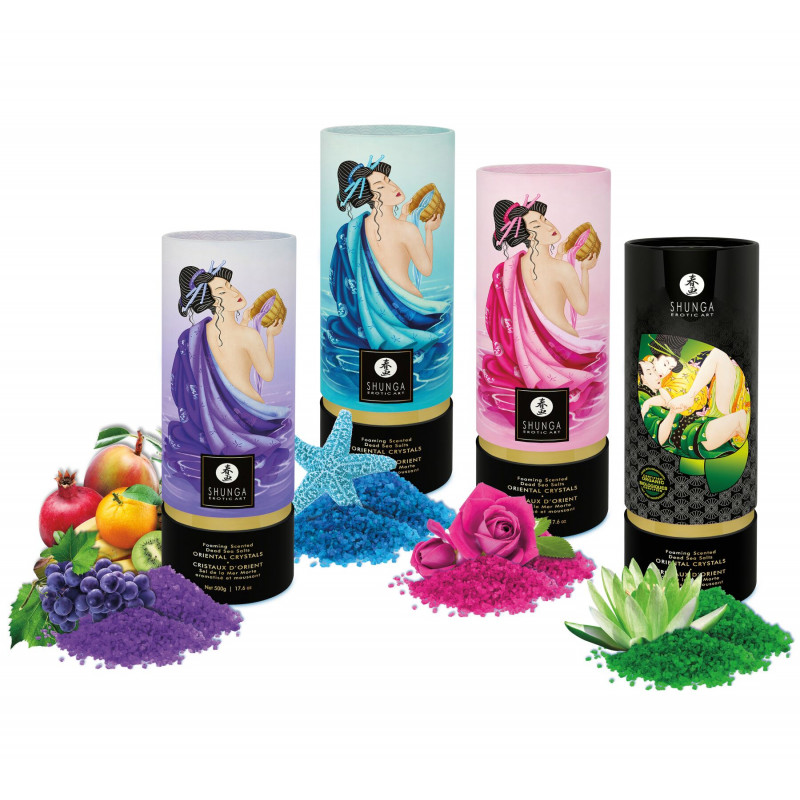 Застосування пінливої солі для ванни Shunga Dead Sea salt Oriental Crystals - Rose Petal, 500 г, для релаксації