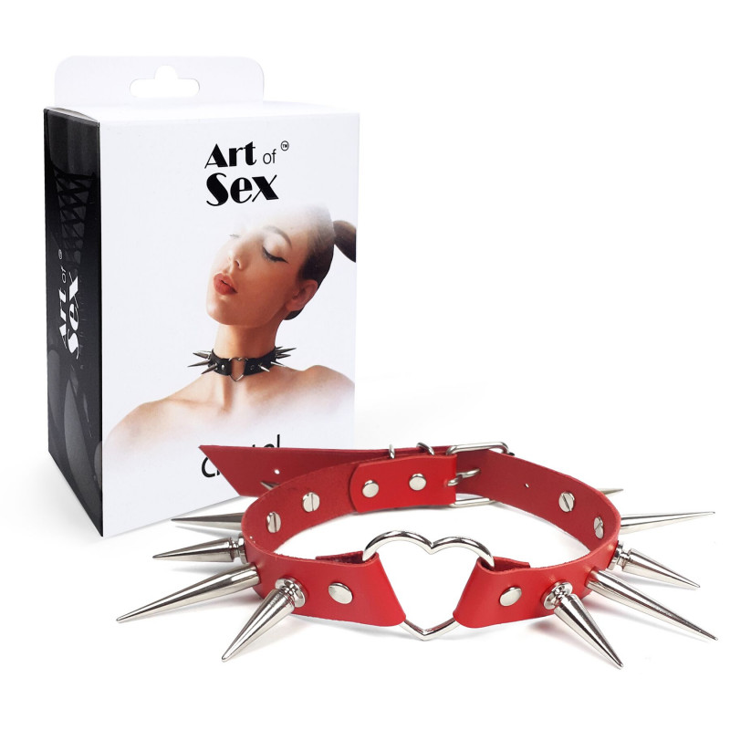 Общий вид красного чокера Art of Sex Сердце с шипами, детали крепления
