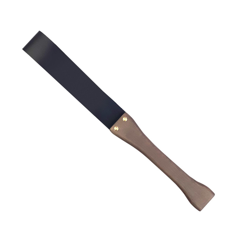 Ляскалка BDSM Art of Sex, вид збоку, акцент на гнучкості натуральної шкіри