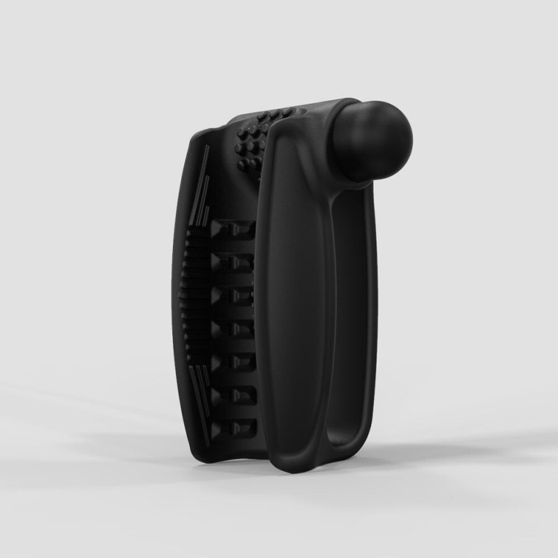 Мастурбатор Bathmate Hand Vibe в руках, демонстрація розміру та зручності