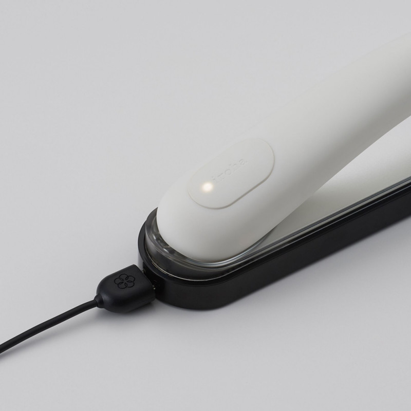 Упаковка звукового вібратора IROHA MAI Tsuru - преміальний вигляд та надійний захист