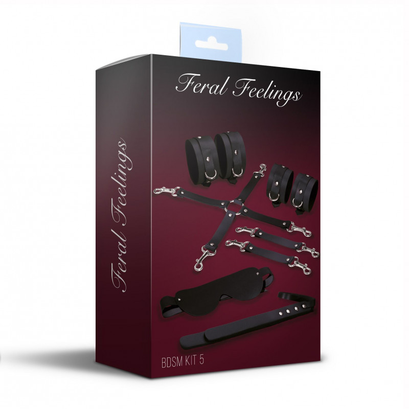 Детальний вигляд збоку набору Feral Feelings BDSM Kit 5 в 1 Black, що демонструє текстуру високоякісної чорної шкіри та фурнітуру.