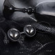 Вагінальні кульки LELO Luna Beads Noir Black, показано дві кульки разом, демонстрація комплекту