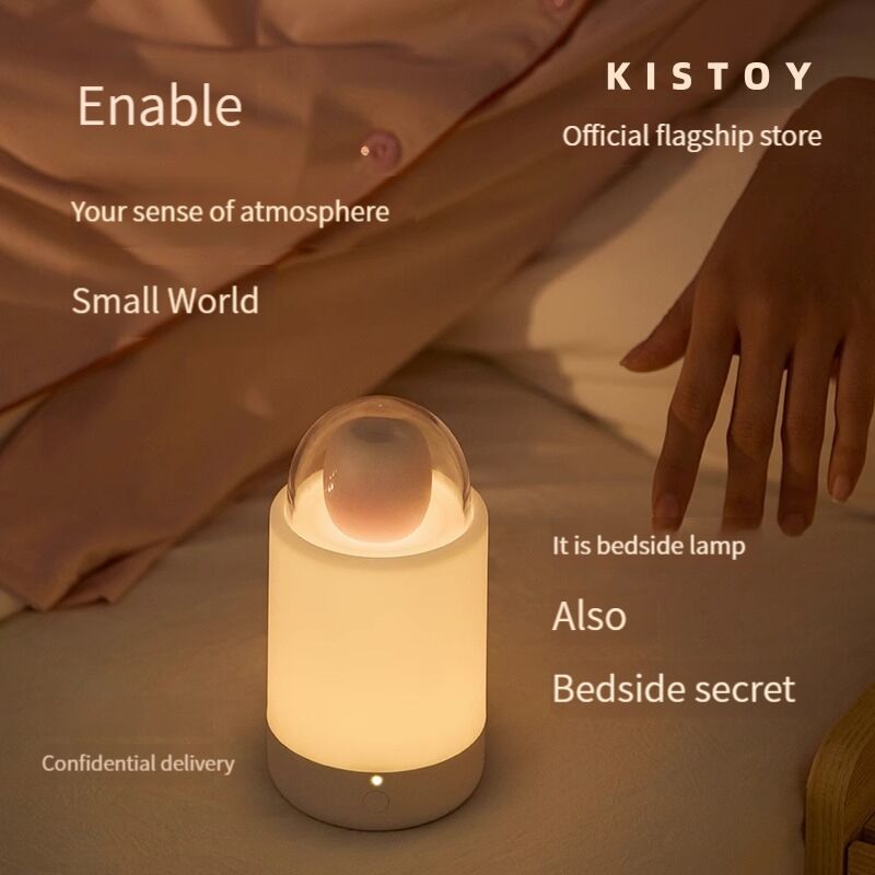 Вакуумний стимулятор-вібратор KISSTOY Bling Pop у дії, з акцентом на вакуумну стимуляцію та вібрацію