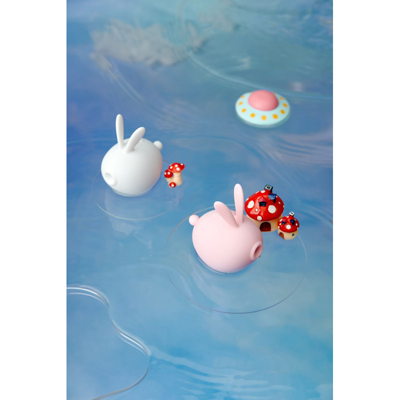 Комплектація вакуумного стимулятора KISSTOY Too Simple White, що включає сам пристрій та аксесуари