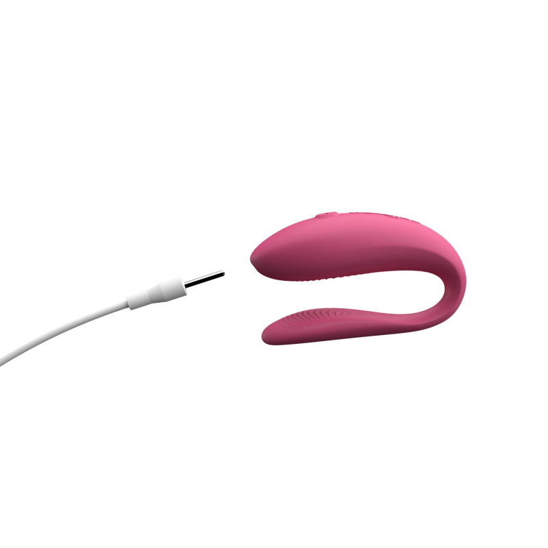 We-Vibe Sync Lite Pink - крупним планом, кнопка управління вібраціями