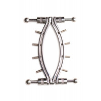 Затискач для вагіни Master Series Spread Em Poker з регульованим тиском