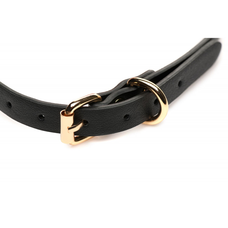 Червоний силіконовий кляп Master Series Blossom Rose Gag - деталь кріплення