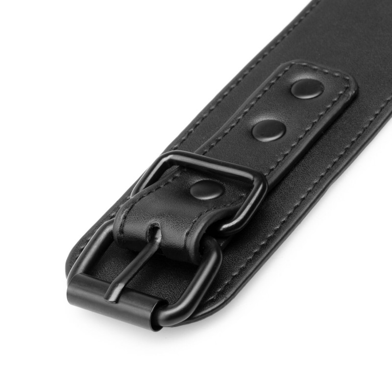 Наручники Bedroom Fantasies Faux Leather - детальний вигляд замка, чорні