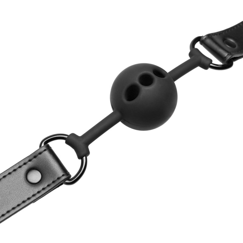 Деталі кляпа Bedroom Fantasies Breathable Silicone Ball Gag Чорний - текстура силікону