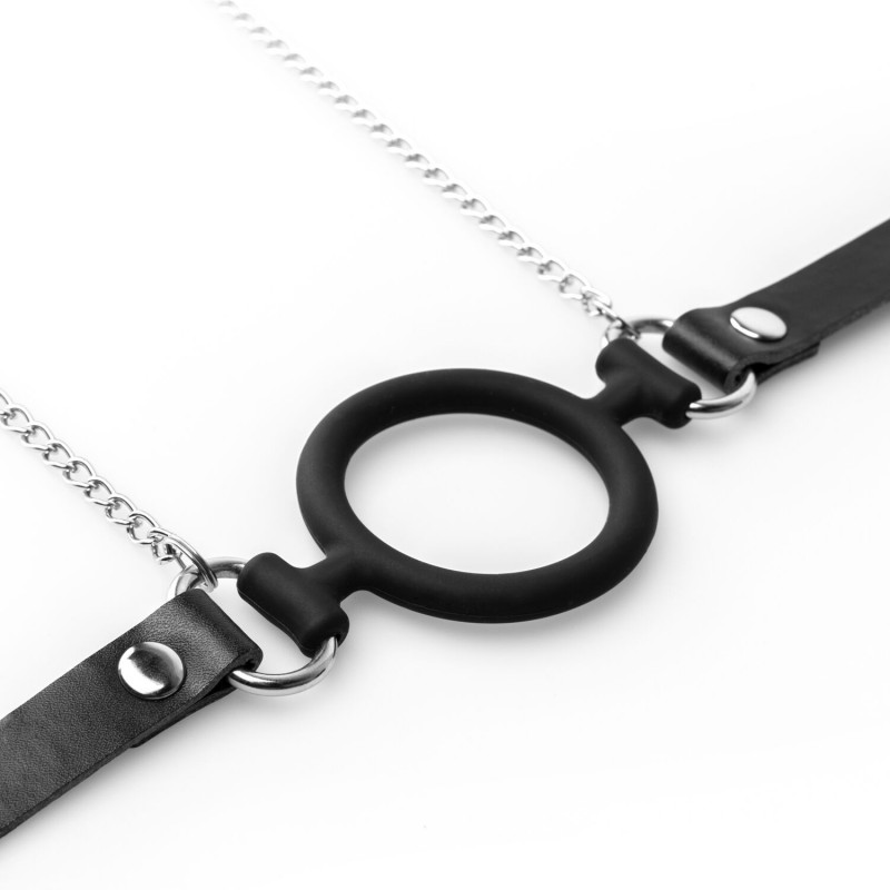 Комплект Bedroom Fantasies: затискачі та кляп-кільце разом, демонстрація