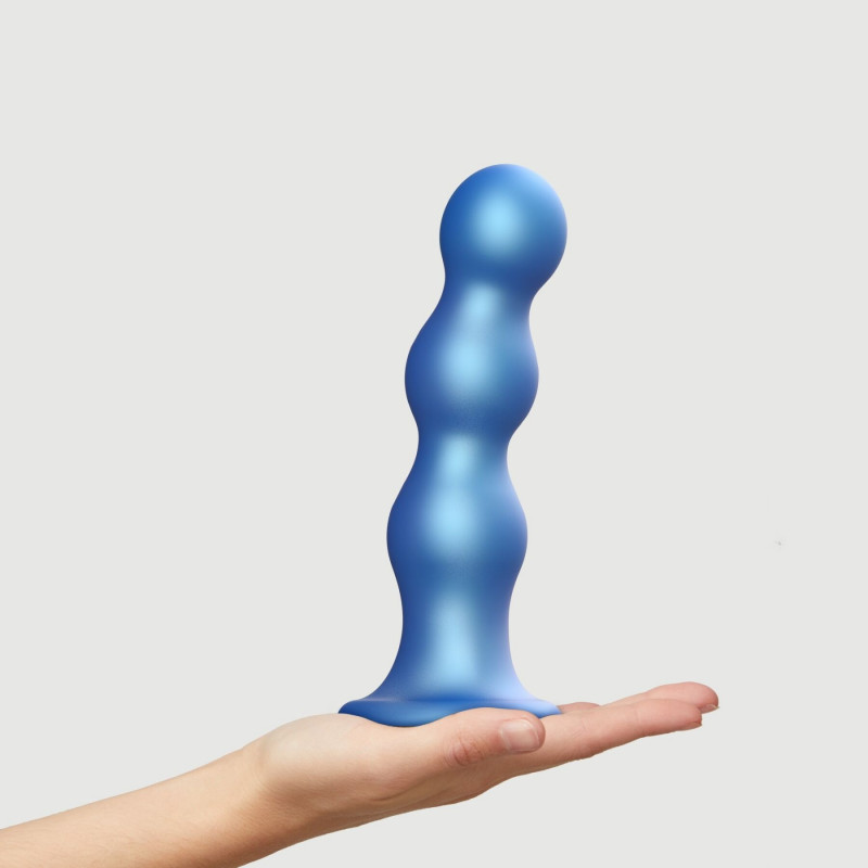Насадка для страпона Strap-On-Me Dildo Plug Balls Blue Metallic XXL - детальний вигляд збоку, текстура
