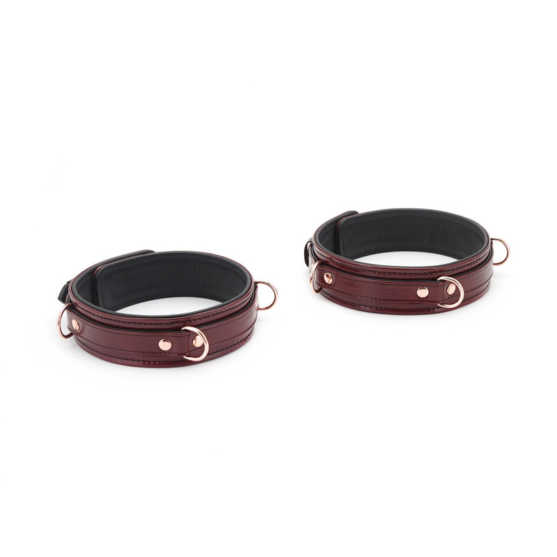 Детальний вигляд фіксаторів для стегон Liebe Seele Wine Red Cuffs, червоне вино, натуральна шкіра