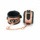 Вигляд збоку понож Liebe Seele Rose Gold Memory Ankle Cuffs, демонстрація вигину та посадки
