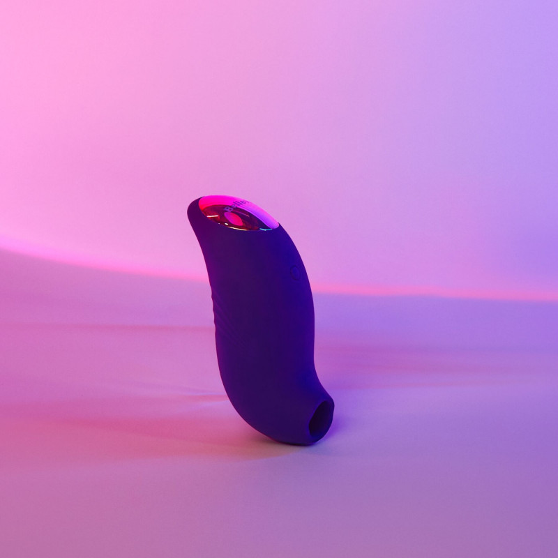 Вакуумний кліторальний стимулятор Love To Love BELIEVER Midnight Indigo - повний комплект