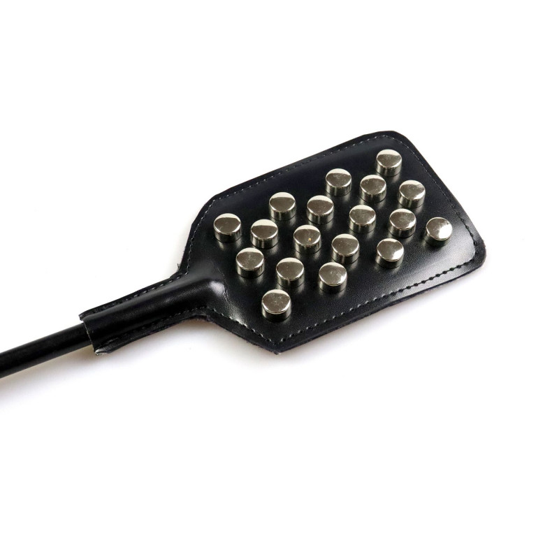 Блискучі металеві гвинти на стеку Art of Sex Biotrix, що додають йому елегантності та міцності