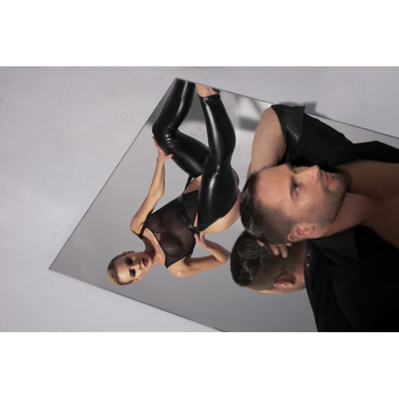 Чорні латексні легінси Noir Handmade F323 Rebel XL – як виглядають у русі