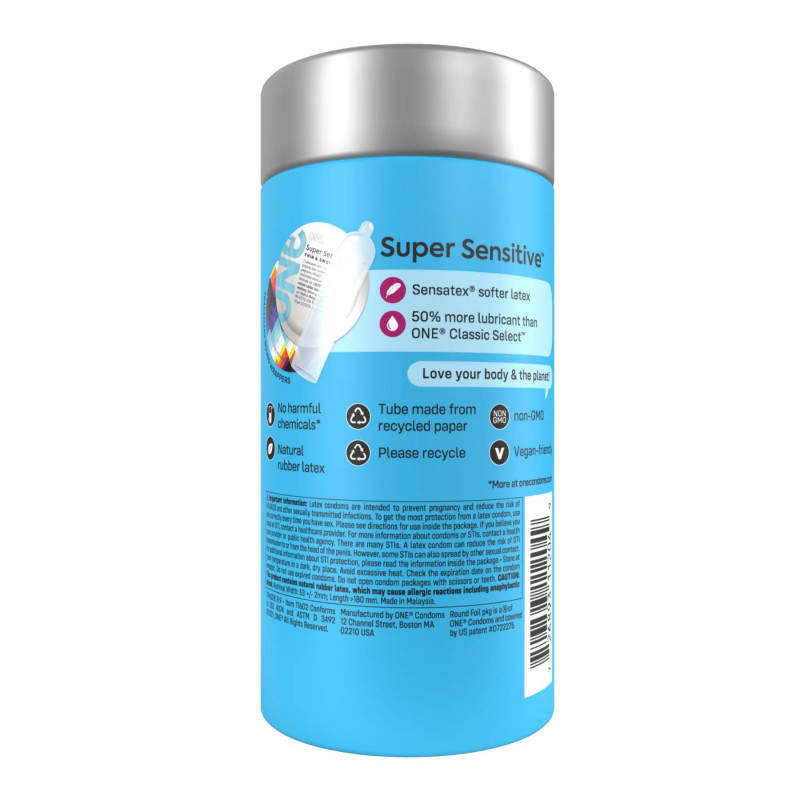 Упаковка презервативів ONE Super Sensitive 12 шт - демонстрація тубуса та зручності зберігання.