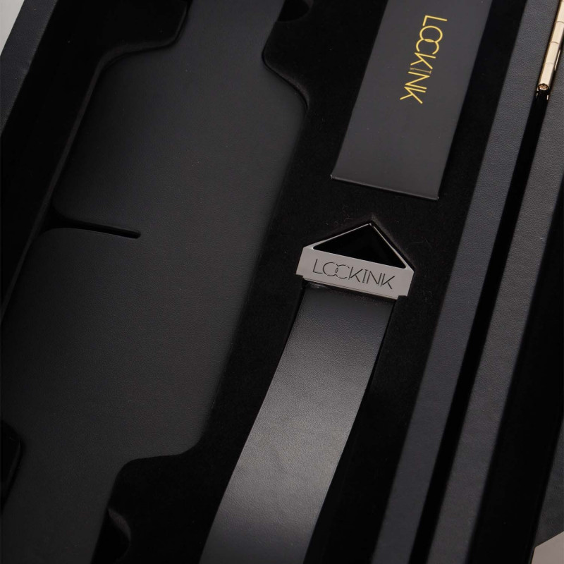 Текстура матеріалів БДСМ-набору LOCKINK All-in-1 Чорний - шкіра та метал