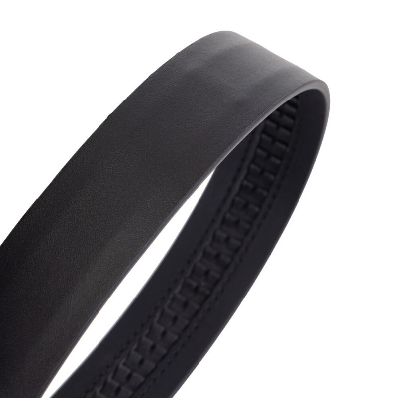 Вигляд БДСМ-набору LOCKINK Bondage & Restraint чорний в дії (ілюстративно), акцент на комфорт та безпеку.