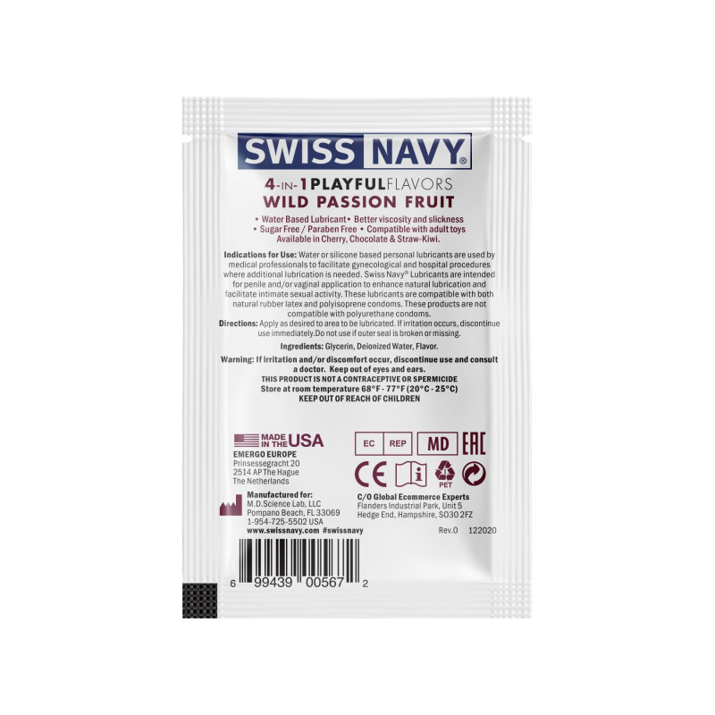 Вигляд збоку на пробник лубриканту Swiss Navy 4 in 1 Wild Passion Fruit 5 мл, що демонструє його компактність