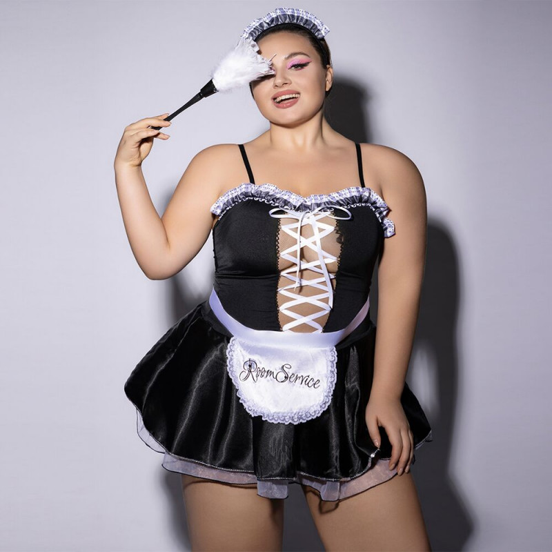 Еротичний костюм покоївки JSY P61110 Plus Size: вигляд збоку, що підкреслює фігуру