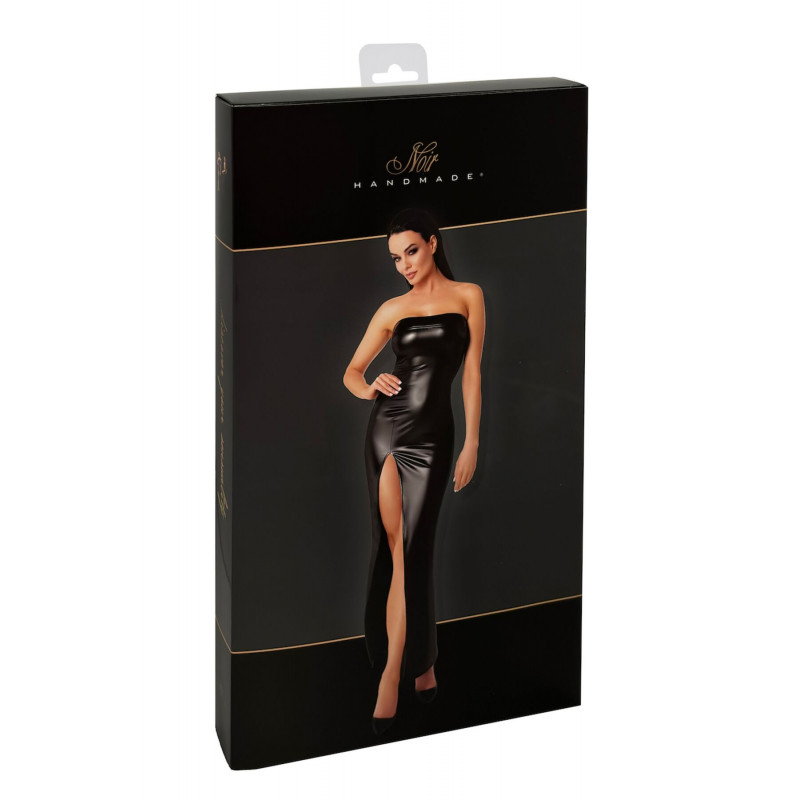 Модель в платье Noir Handmade F336 Powerwetlook: размер S, фото в полный рост