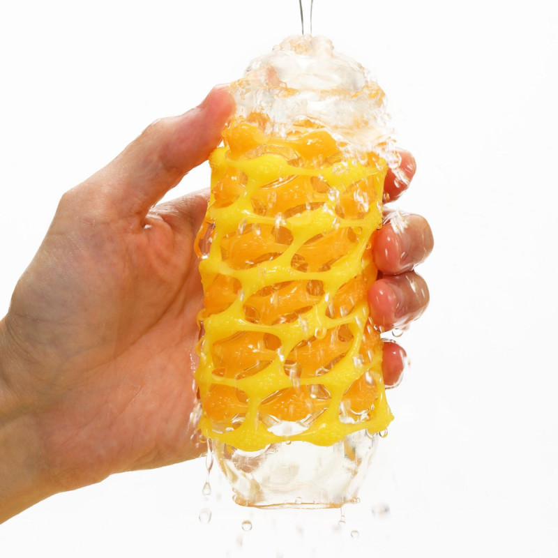 Макрозйомка плетеної текстури мастурбатора Tenga ARTE WEAVE