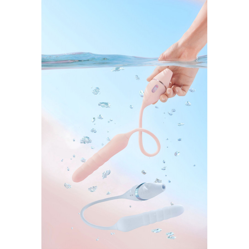 Вакуумний пульсатор-стимулятор KISSTOY Cathy III Light Blue в контексті використання, підкреслюючи його функціональність