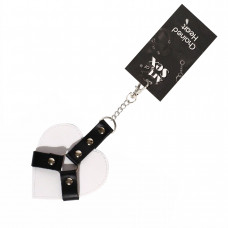 Брелок на карабіні Art of Sex Chained Heart, Білий — Keks-Hub