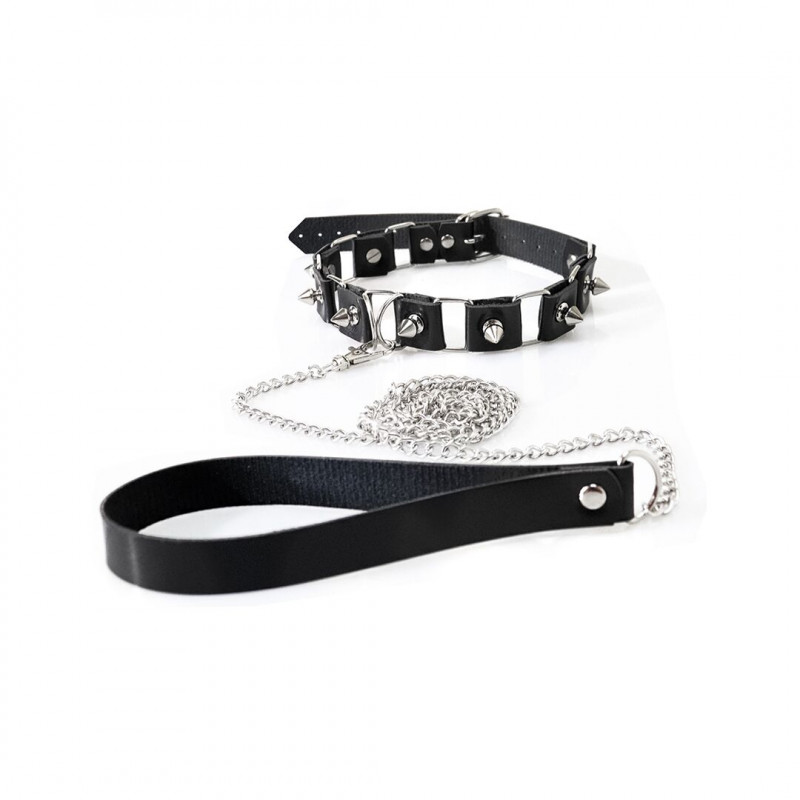 Детальний вигляд чорного нашийника з бондажного набору Art of Sex Cassandra, демонструючи застібки та текстуру