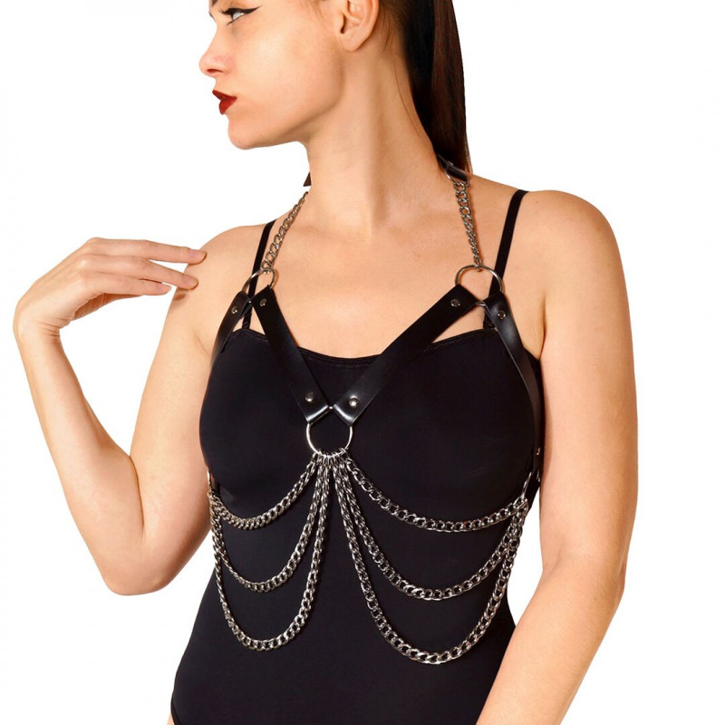 Чорна портупея Art of Sex Louise збоку: детальний вигляд елементів дизайну, регульовані ремінці, фурнітура