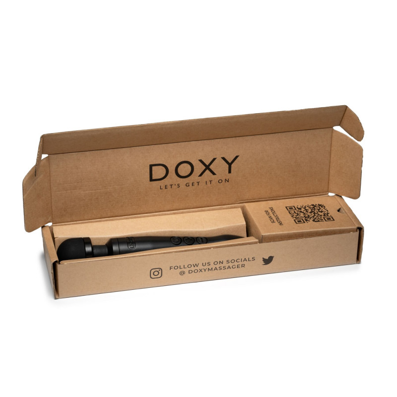 Вібромасажер Doxy DOXY3 USB-C Matte Black в руці - компактність та ергономіка