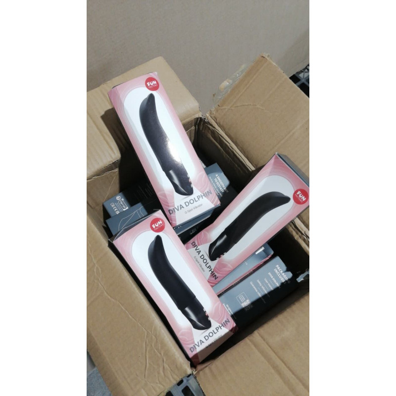 Вібратор Fun Factory Diva Dolphin Black - вигляд збоку, ергономічна форма